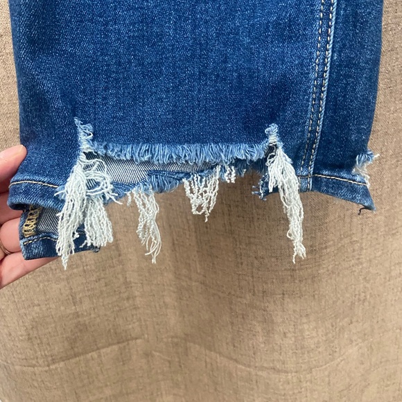 Classic Distressed Denim Jeans - Picture 2 of 6